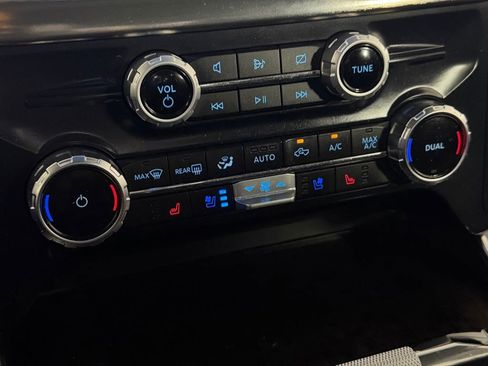 Used 2022 Ford F150 Lariat AWD/4WD image 19