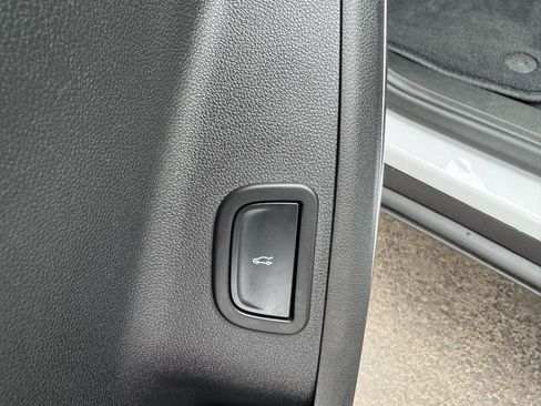 Used 2025 GMC Acadia Elevation w/ Elevation Premium Package image 19