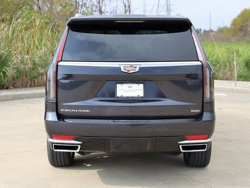 Certified 2022 Cadillac Escalade Premium Luxury image 7