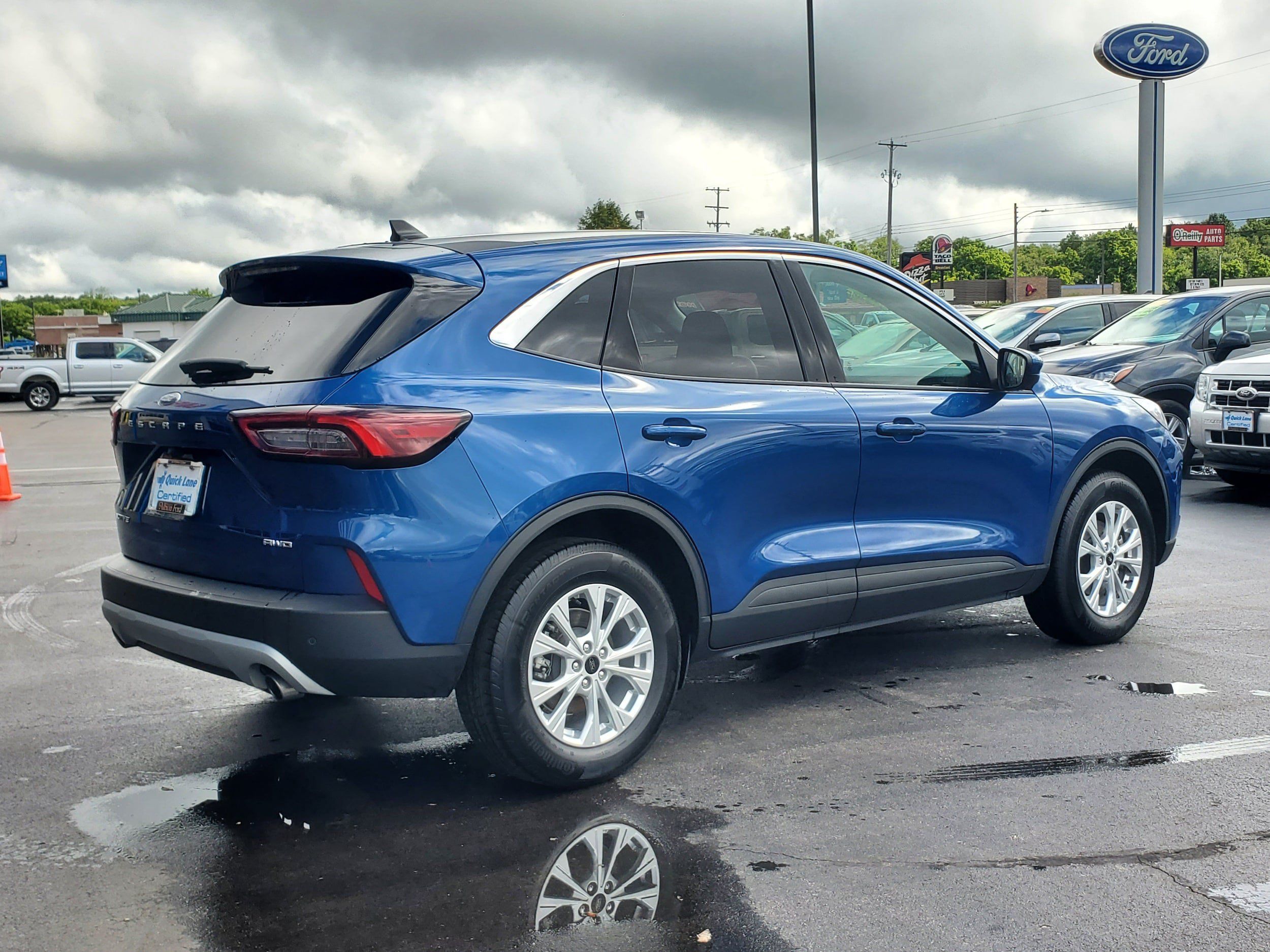 Used 2023 Ford Escape Active w/ Tech Pack #2 AWD/4WD image 4