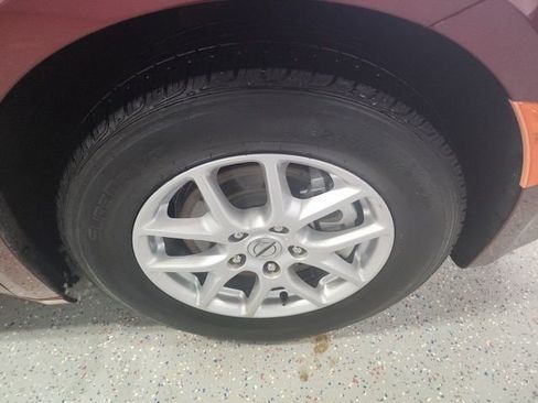 Used 2022 Chrysler Voyager LX image 24