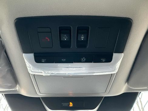 New 2025 Nissan Pathfinder SV w/ SV Premium Package image 35