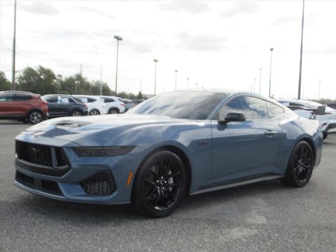 Used 2025 Ford Mustang GT Premium image 3