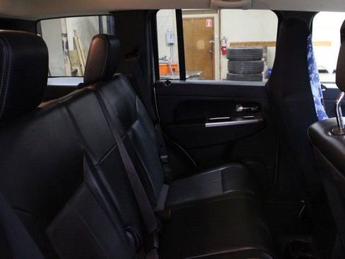 Used 2010 Jeep Liberty Limited image 13