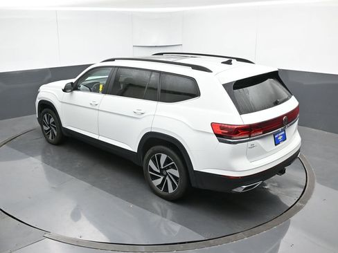 Used 2024 Volkswagen Atlas SE w/ Panoramic Sunroof Package image 50