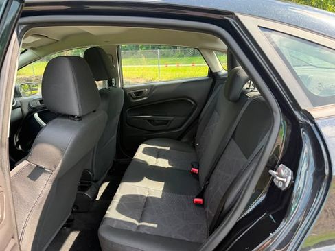 Used 2013 Ford Fiesta SE w/ Super Fuel Economy Pkg FWD image 8