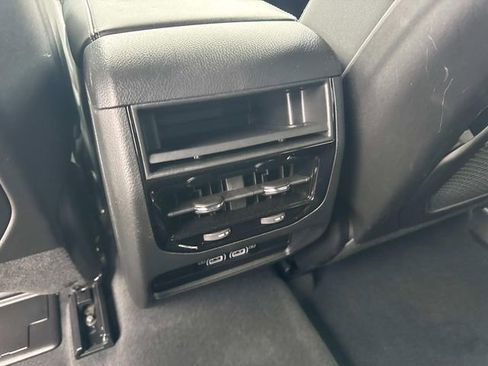 Used 2024 Jeep Grand Cherokee Laredo image 17