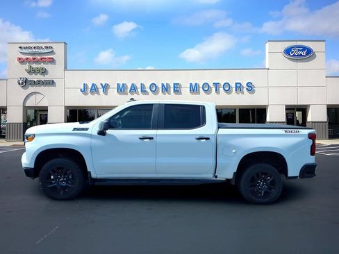 Used 2024 Chevrolet Silverado 1500 Custom Trail Boss w/ LPO, Dark Essentials Package AWD/4WD image 7