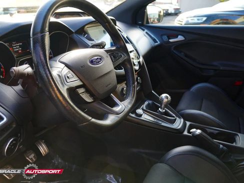 Used 2017 Ford Focus RS image 21