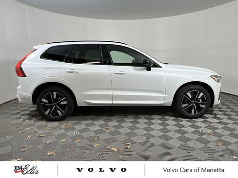 Used 2026 Volvo XC60 B5 Core w/ Climate Package image 10