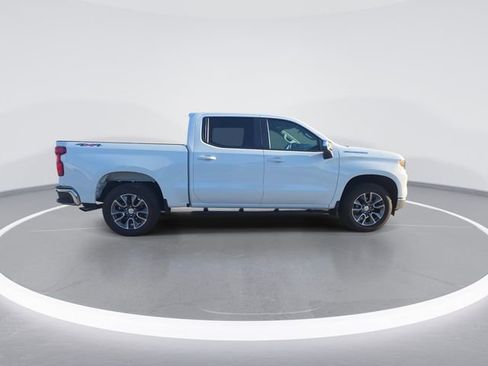 Used 2024 Chevrolet Silverado 1500 LT AWD/4WD image 9