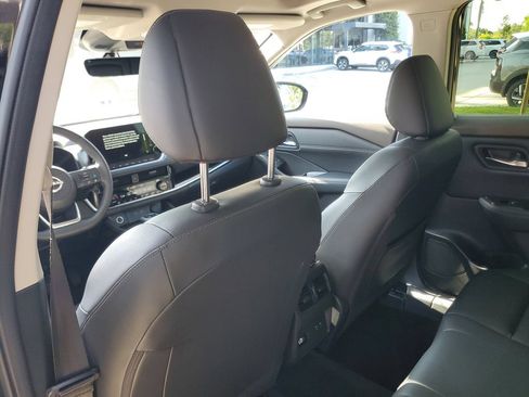 Certified 2023 Nissan Rogue SL w/ SL Premium Package FWD image 12