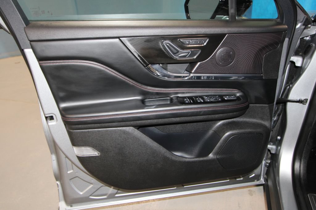 Used 2024 Lincoln Corsair Grand Touring w/ Equipment Group 301A AWD/4WD image 5