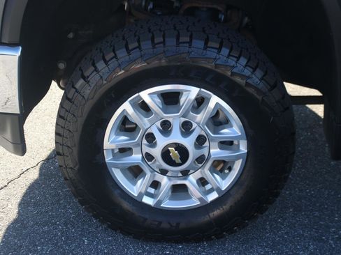 Used 2020 Chevrolet Silverado 2500 LT image 41