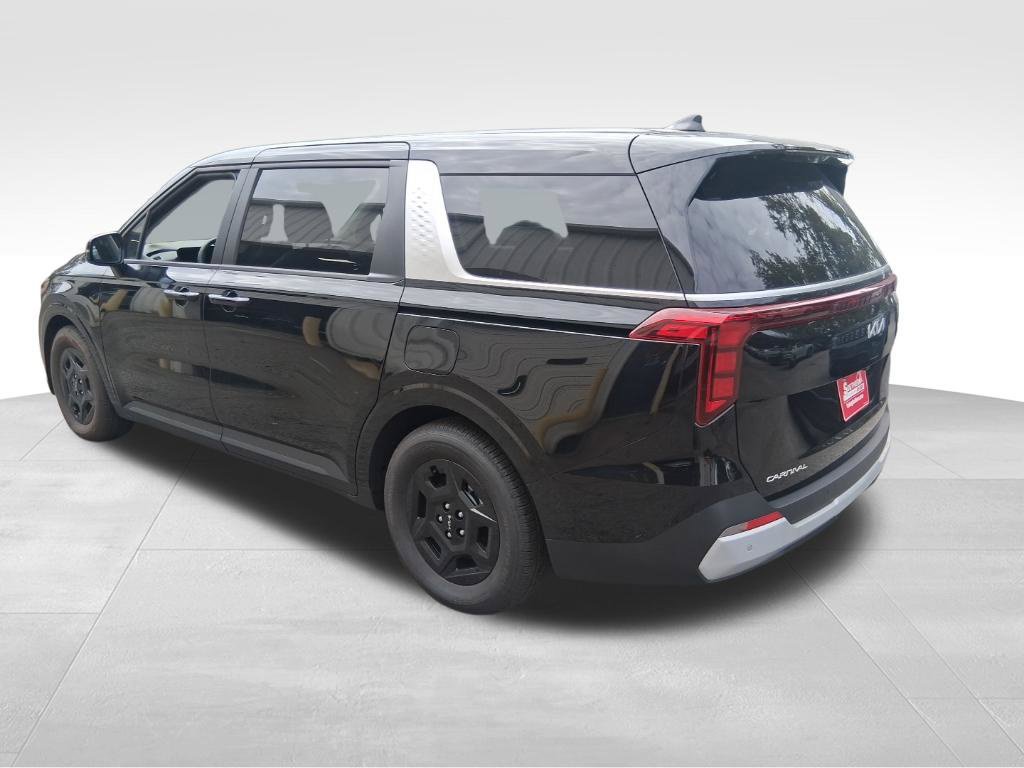 Certified 2026 Kia Carnival FWD image 7