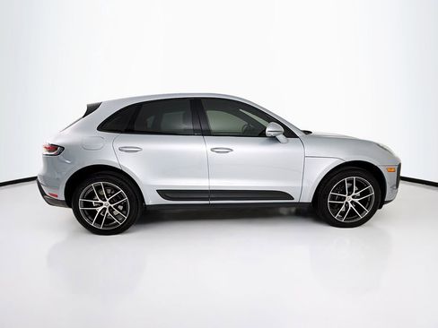Certified 2025 Porsche Macan AWD/4WD image 8