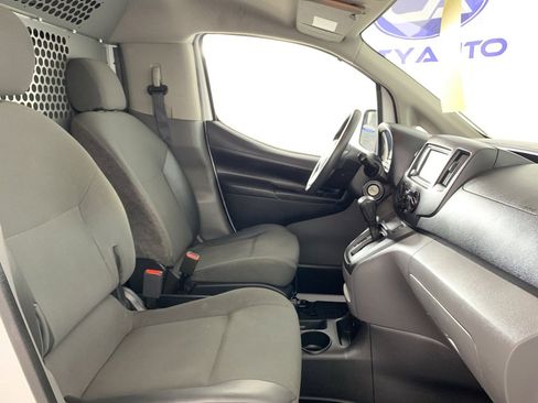 Used 2020 Nissan NV200 S image 36