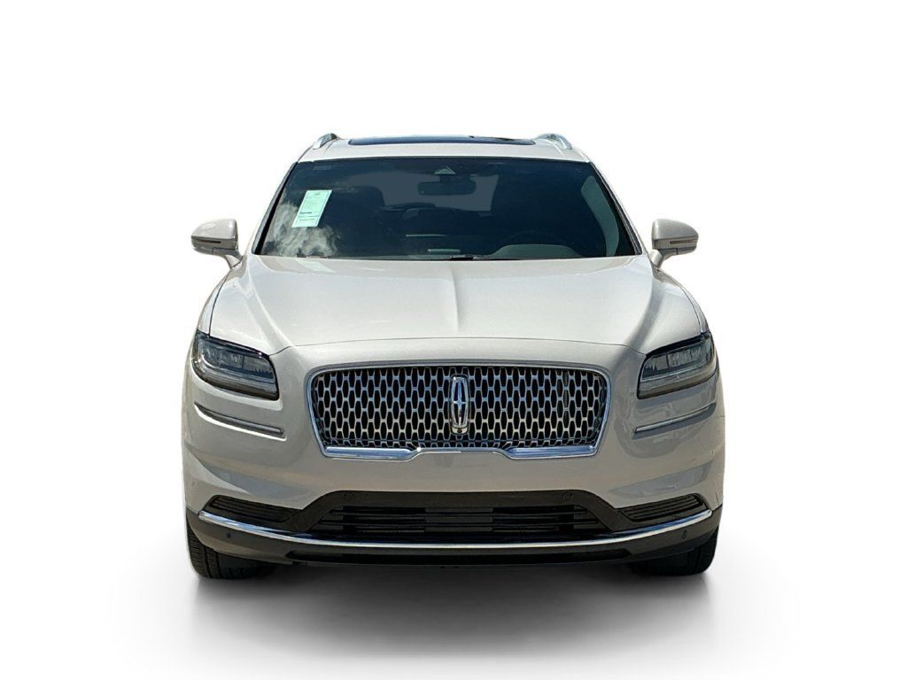 Used 2023 Lincoln Nautilus Reserve w/ Equipment Group 201A FWD image 2