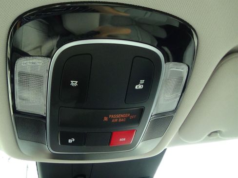 Used 2025 Hyundai Sonata SEL FWD image 25