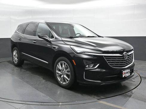 Used 2024 Buick Enclave Essence w/ Experience Buick Package FWD image 5