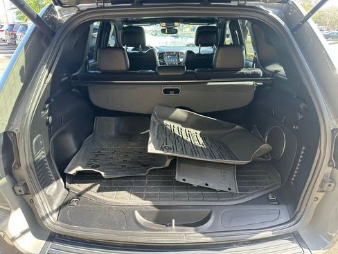 Used 2022 Jeep Grand Cherokee Laredo X image 35