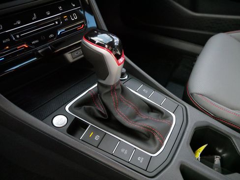 Certified 2025 Volkswagen Jetta GLI Autobahn w/ GLI Black Package image 24