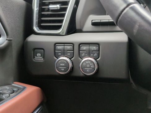 Used 2025 GMC Sierra 3500 Denali Ultimate AWD/4WD image 27