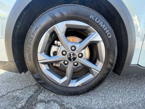 Used 2025 Kia K4 LXS image 31