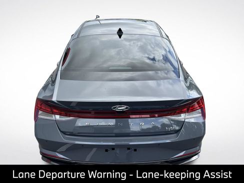Used 2023 Hyundai Elantra Limited FWD image 7