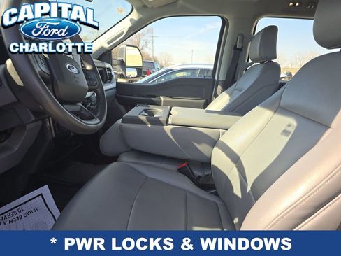 Used 2025 Ford F450 XL w/ XL Chrome Package image 7