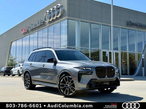 Used 2023 BMW X7 M60i image 2
