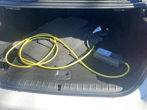 Used 2019 BMW 530e xDrive image 14