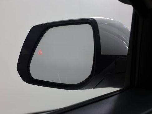 Used 2024 Kia Niro EX image 16