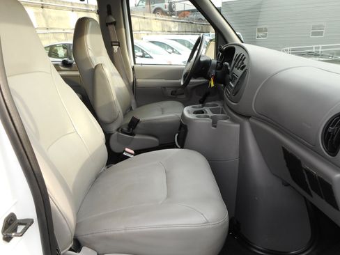 Used 2002 Ford E-350 and Econoline 350 XL image 29