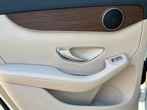 Certified 2022 Mercedes-Benz GLC 300 4MATIC image 38