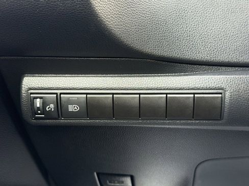 Used 2022 Toyota Corolla LE image 10