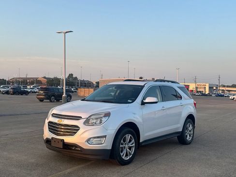 Used 2017 Chevrolet Equinox LT FWD image 9