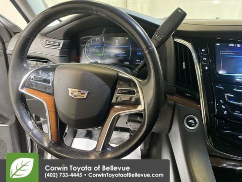 Used 2016 Cadillac Escalade Luxury image 22