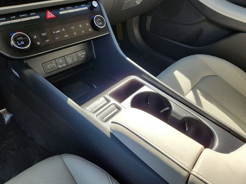 Used 2025 Hyundai Sonata Limited image 19