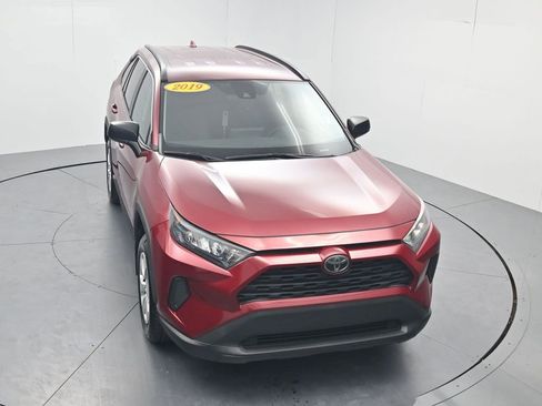Used 2019 Toyota RAV4 LE w/ Carpet Mat Package image 48