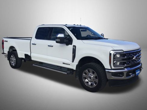 Used 2024 Ford F350 Lariat w/ Chrome Package image 2