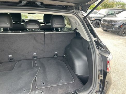 Certified 2022 Jeep Compass Latitude image 31