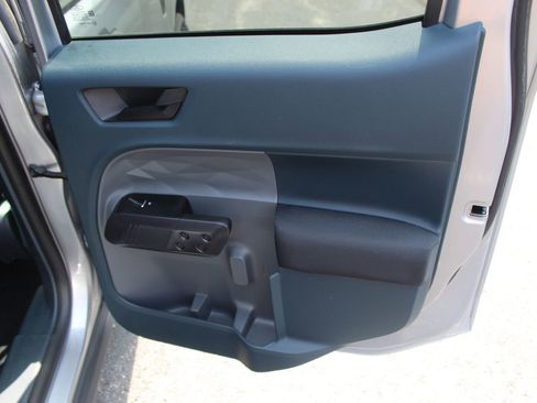 Used 2023 Ford Maverick XL FWD image 13