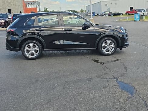Certified 2023 Honda HR-V LX image 9
