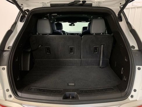 Used 2022 Buick Enclave Essence image 19