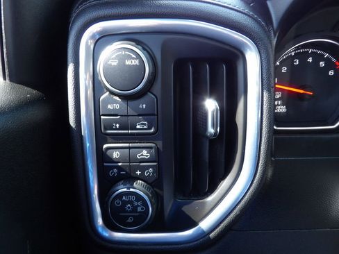 Used 2020 Chevrolet Silverado 1500 LT w/ Convenience Package image 19