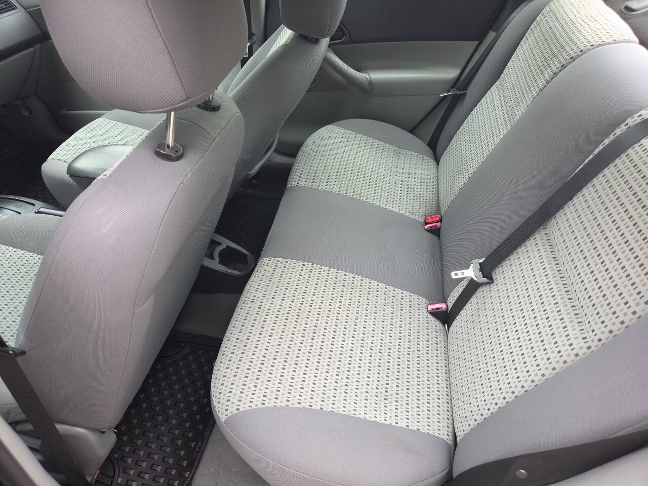 Used 2007 Ford Focus SE FWD image 21