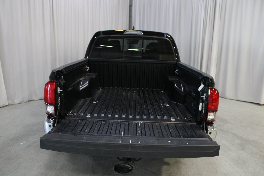 Used 2023 Toyota Tacoma SR5 AWD/4WD image 33