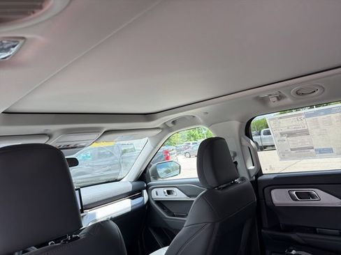 New 2026 Ford Explorer Active AWD/4WD image 12