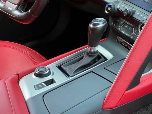 Used 2017 Chevrolet Corvette Z06 w/ Z07 Performance Package RWD image 36